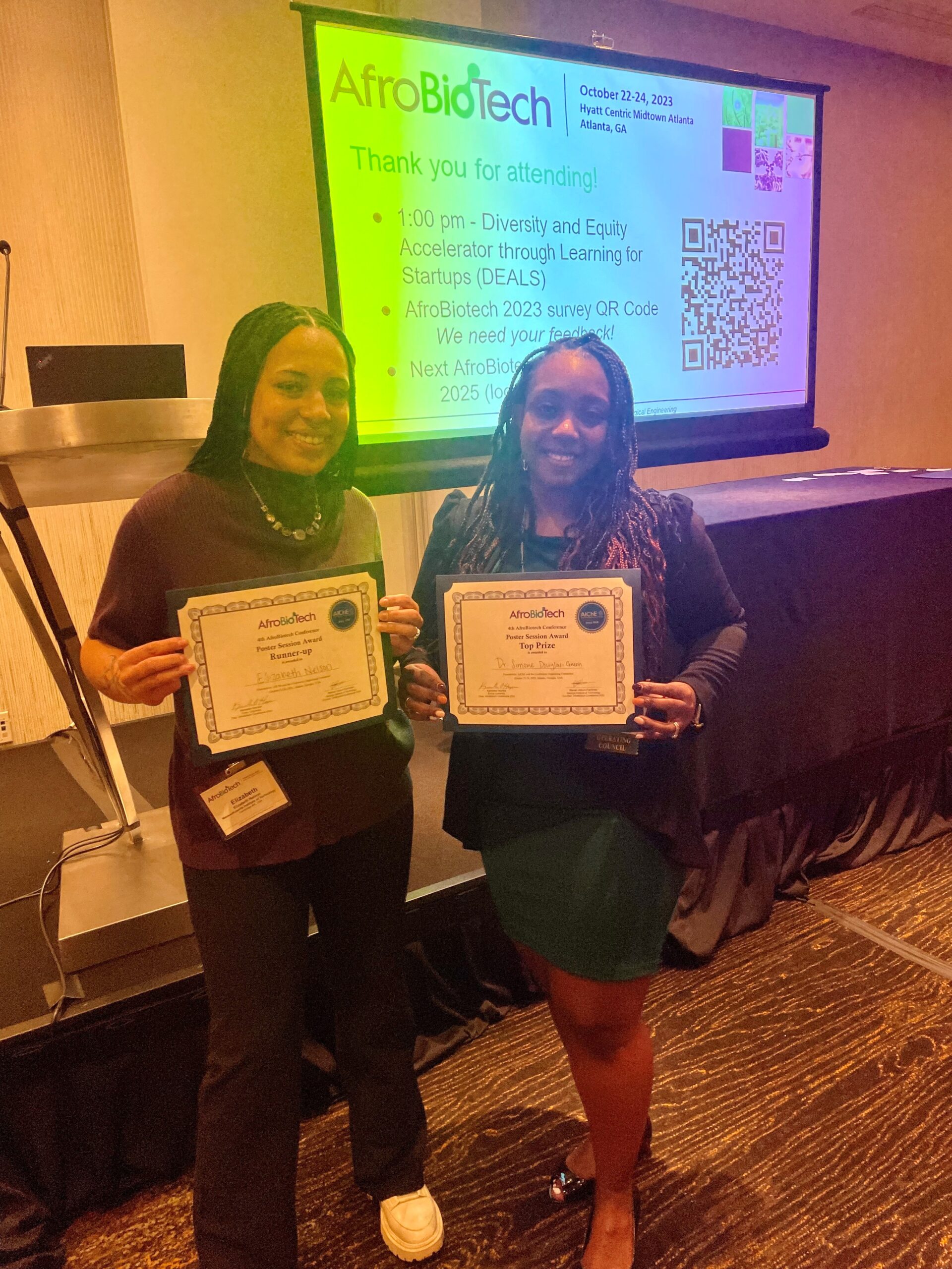 Simone and Elizabeth win awards at the Afrobiotech conference 2023.